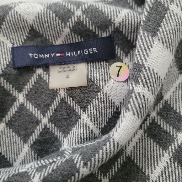 Comfy Casual Tommy Hilfiger Plaid - Picture 2 of 7